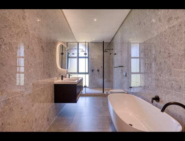 4 BEDROOM HOUSE FOR SALE IN SEATON ESTATE